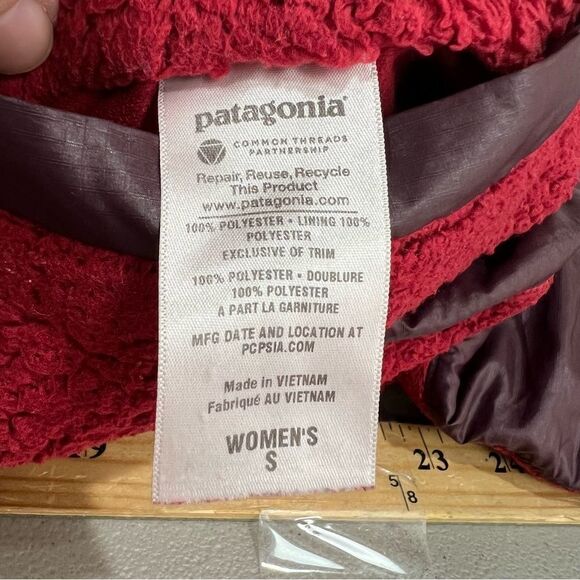 Patagonia Los Lobos burgundy reversible vest - Picture 14 of 16